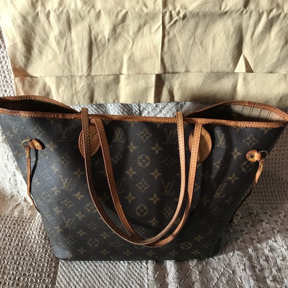 Louis Vuitton Neverfull MM - Picture 2 of 8